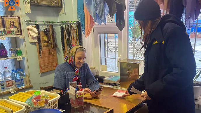Напередодні Різдва Христового рятувальники Павлограда провели профілактичні бесіди з священнослужителями
