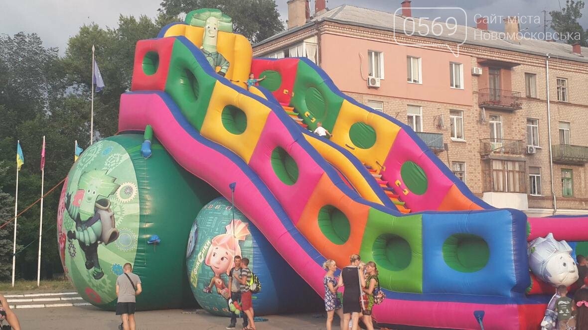 В Новомосковске День Конституции отметили праздничным конце..., фото-7 В Новомосковске День Конституции отметили праздничным концертом, фото-7