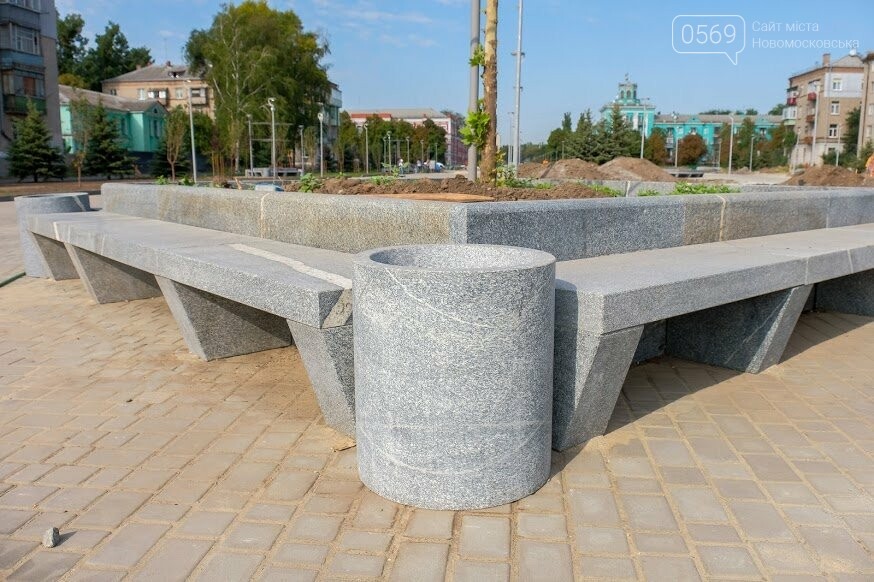 «Музичний» фонтан і японські сакури: у Новомосковську завер..., фото-3 «Музичний» фонтан і японські сакури: у Новомосковську завершують реконструкцію центральної площі міста, фото-3