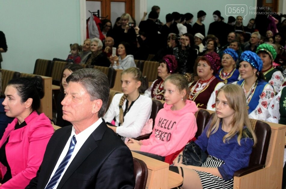 У Новомосковську привітали працівників культури, фото-2 У Новомосковську привітали працівників культури, фото-2
