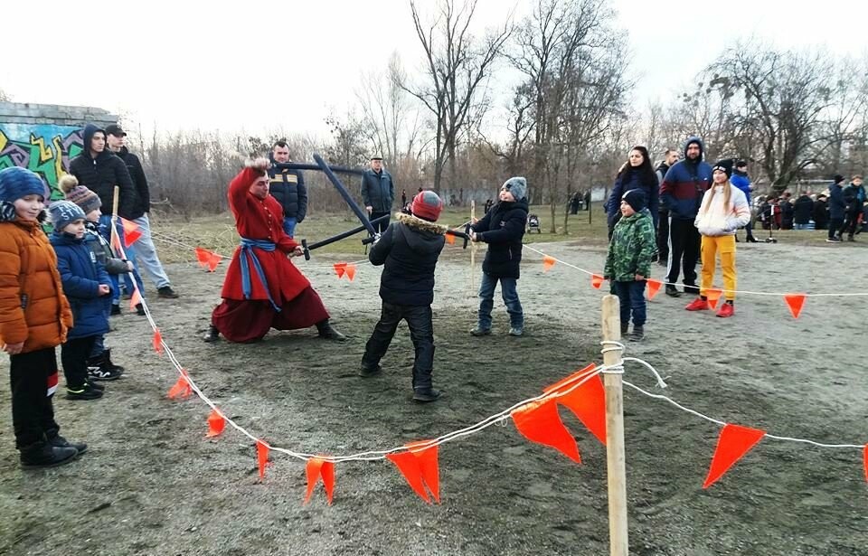 У Новомосковську відсвяткували Масляну: фото, фото-5 У Новомосковську відсвяткували Масляну: фото, фото-5