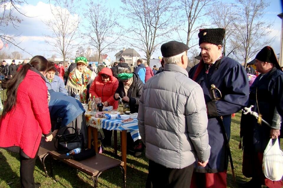 У Новомосковську відсвяткували Масляну: фото, фото-8 У Новомосковську відсвяткували Масляну: фото, фото-8