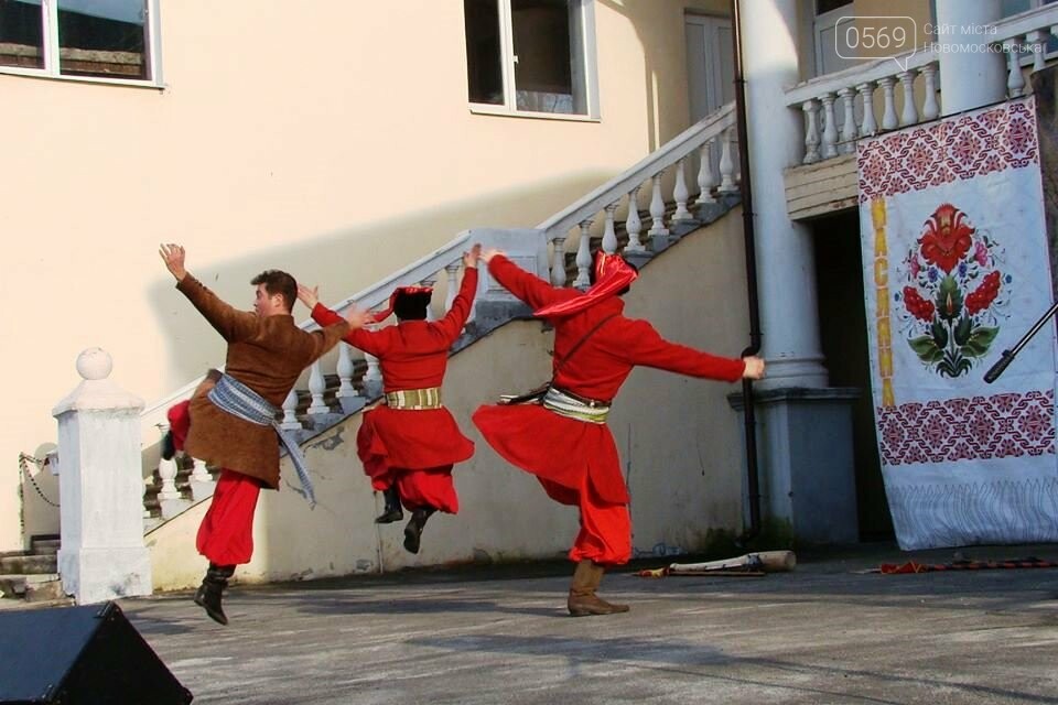 У Новомосковську відсвяткували Масляну: фото, фото-12 У Новомосковську відсвяткували Масляну: фото, фото-12