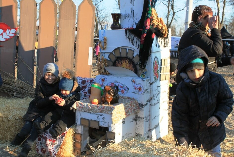 У Новомосковську відсвяткували Масляну: фото, фото-16 У Новомосковську відсвяткували Масляну: фото, фото-16