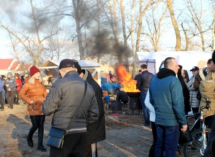 У Новомосковську відсвяткували Масляну: фото, фото-11 У Новомосковську відсвяткували Масляну: фото, фото-11