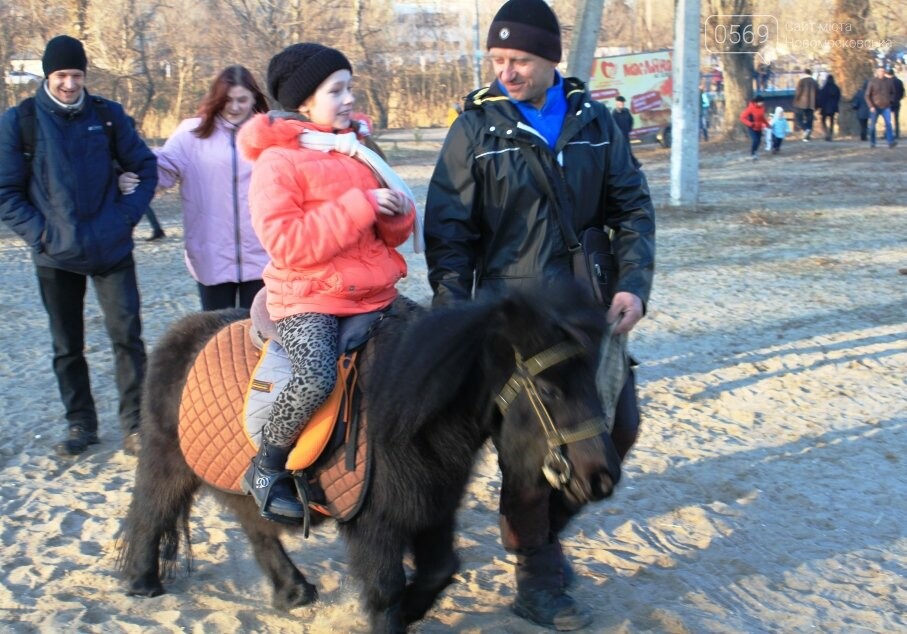 У Новомосковську відсвяткували Масляну: фото, фото-4 У Новомосковську відсвяткували Масляну: фото, фото-4
