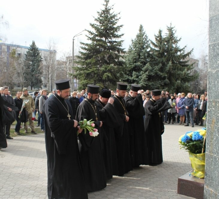 У Новомосковську вшанували пам'ять Великого Кобзаря: фото, фото-10 У Новомосковську вшанували пам'ять Великого Кобзаря: фото, фото-10