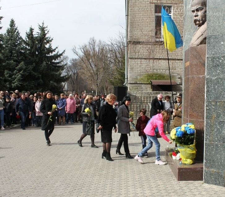 У Новомосковську вшанували пам'ять Великого Кобзаря: фото, фото-13 У Новомосковську вшанували пам'ять Великого Кобзаря: фото, фото-13
