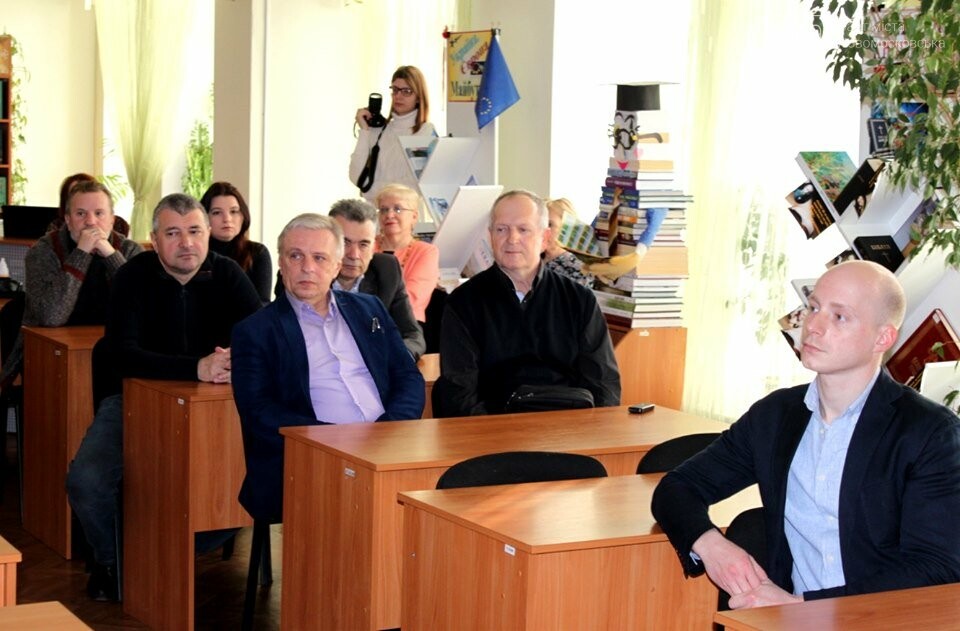 У Новомосковську презентував свою книгу відомий дніпровськи..., фото-2 У Новомосковську презентував свою книгу відомий дніпровський краєзнавець, фото-2