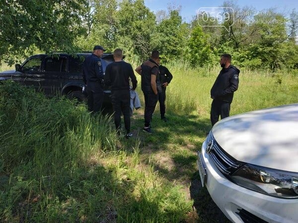 Зухвальцю, який на авто катався по пішохідному мосту у Ново..., фото-2 Зухвальцю, який на авто катався по пішохідному мосту у Новомосковську, загрожує обмеження волі, фото-2