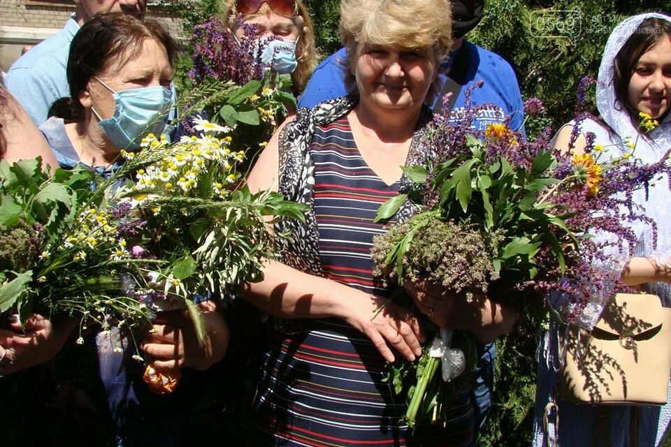 Як у Новомосковську святкували Трійцю: фото, фото-10 Як у Новомосковську святкували Трійцю: фото, фото-10