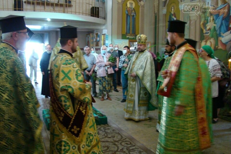 Як у Новомосковську святкували Трійцю: фото, фото-15 Як у Новомосковську святкували Трійцю: фото, фото-15