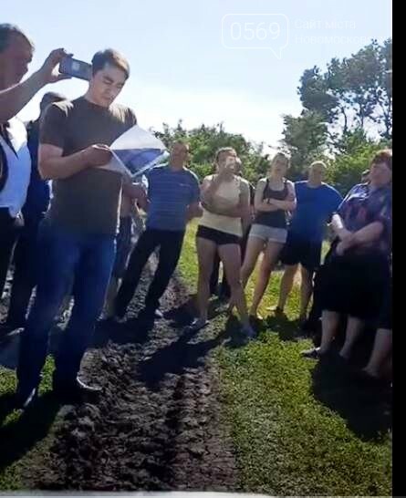 У Левенцівці Новомосковського району селяни відбили чергову..., фото-1 У Левенцівці Новомосковського району селяни відбили чергову спробу захопити їхні пасовища, фото-1