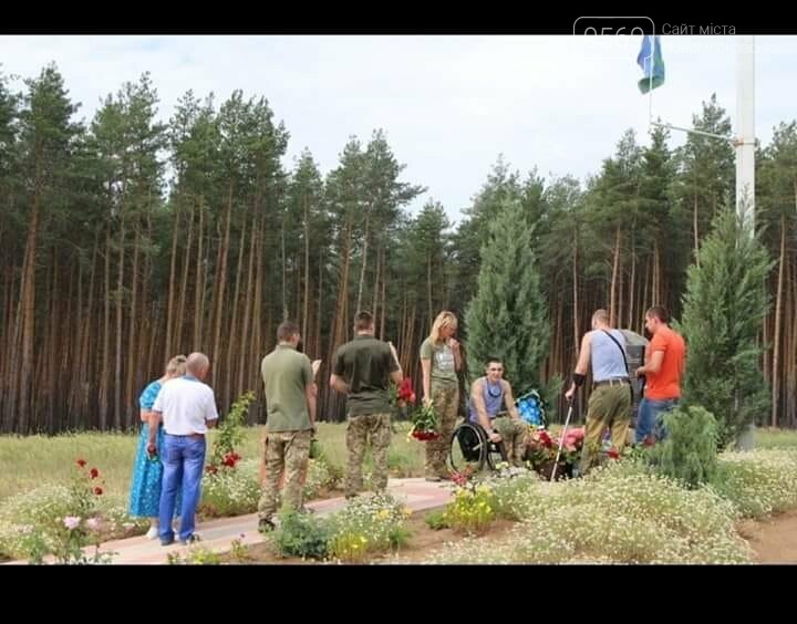 На Новомосковщині згадують Героїв: шість років тому загину..., фото-12 На Новомосковщині згадують Героїв: шість років тому загинули на сході країни воїни 25 ОПДБр, фото-12