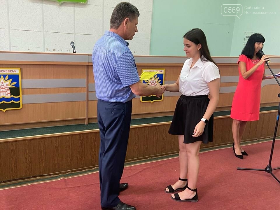 У Новомосковську традиційно вшанували відмінників навчань т..., фото-3 У Новомосковську традиційно вшанували відмінників навчань та переможців олімпіад, фото-3