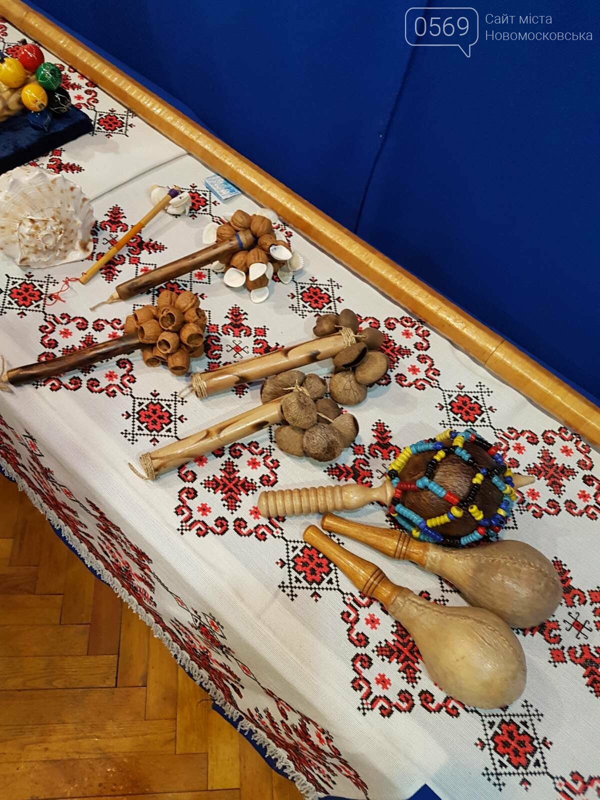 Учні Новомосковської мистецької школи відвідали виставку на..., фото-6 Учні Новомосковської мистецької школи відвідали виставку народних інструментів, фото-6