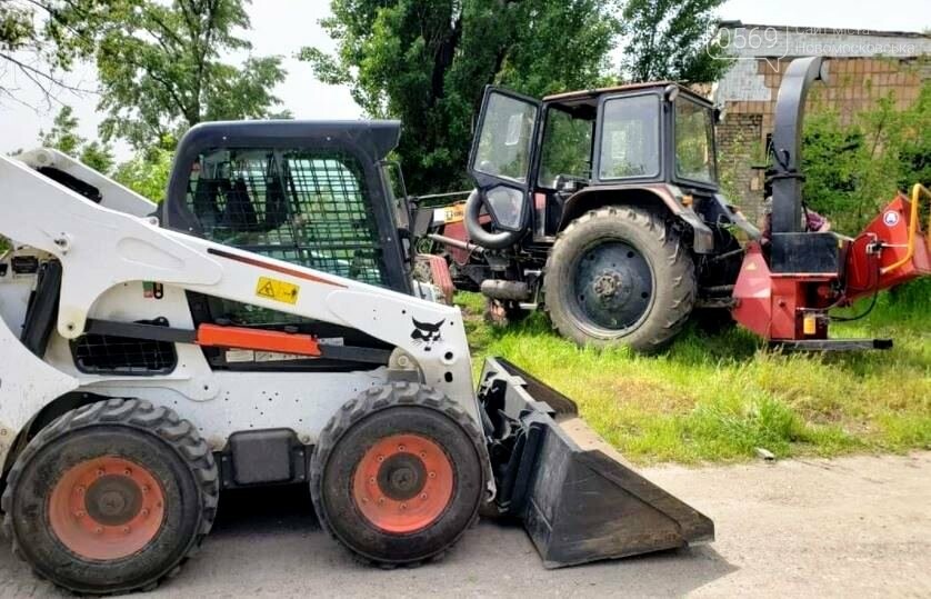 У Новомосковську в рамках акції  «Чистодяка» комунальники вивезли сухе гілля зі старого річпорту, фото-2