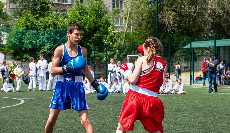  Зустріч відбулася! У Новомосковську почесним гостем «Зарядки з чемпіоном» став Денис Берінчик, фото-4