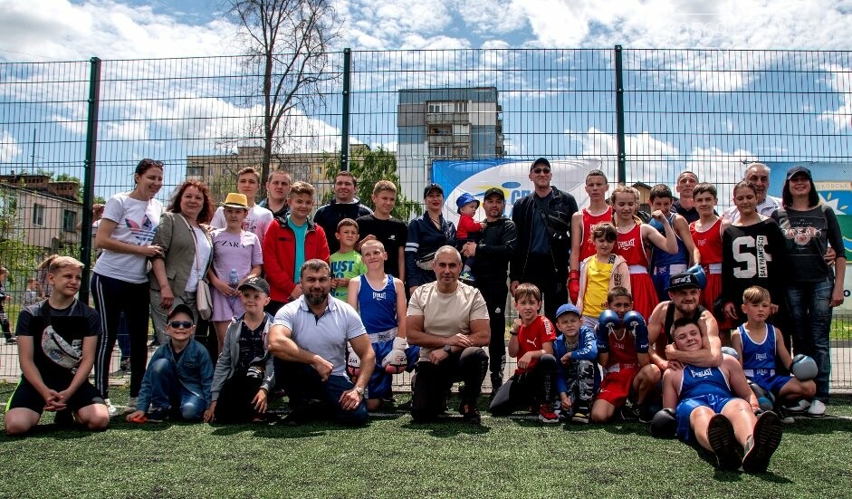 Зустріч відбулася! У Новомосковську почесним гостем «Зарядки з чемпіоном» став Денис Берінчик, фото-2