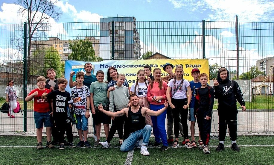  Зустріч відбулася! У Новомосковську почесним гостем «Зарядки з чемпіоном» став Денис Берінчик, фото-1