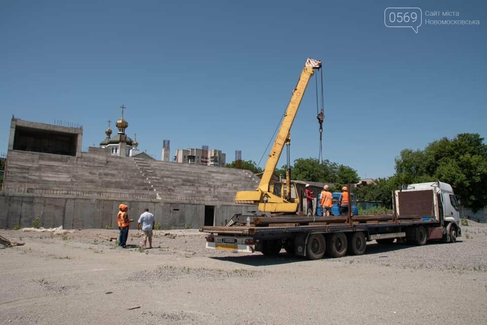 Підрядник відновив роботи на стадіоні «Металург» міста Новомосковська, фото-1