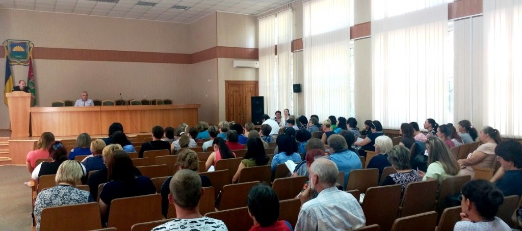 Новомосковські рятувальники провели інструктаж з керівниками та членами виборчих дільниць
