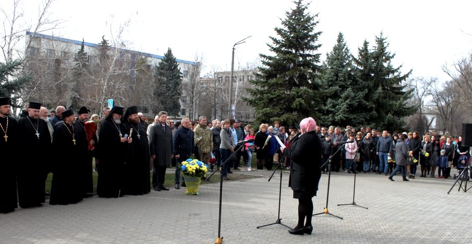 У Новомосковську вшанували пам'ять Великого Кобзаря: фото У Новомосковську вшанували пам'ять Великого Кобзаря: фото, Ольга