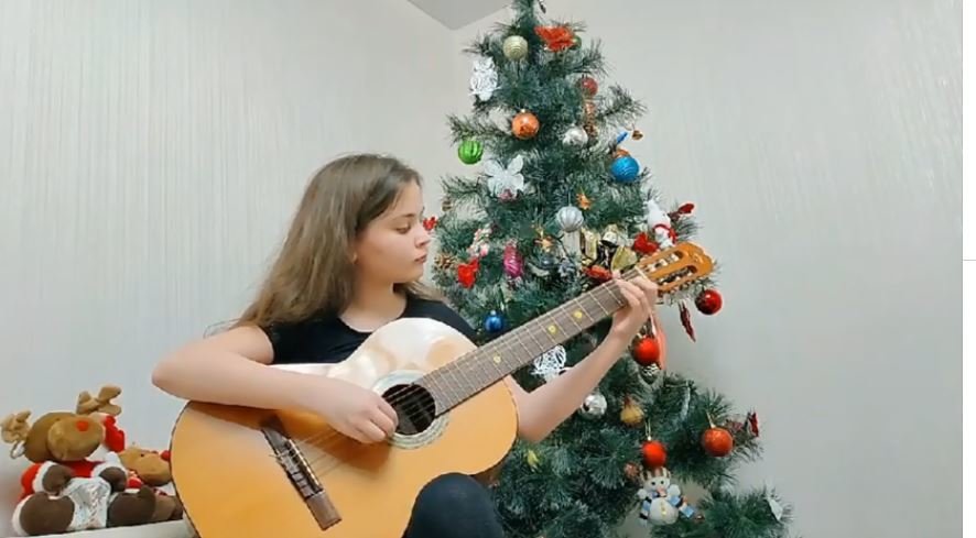 Учні Новомосковської мистецької школи підготували для мешканців міс... Учні Новомосковської мистецької школи підготували для мешканців міста новорічний концерт: ВІДЕО, Ольга