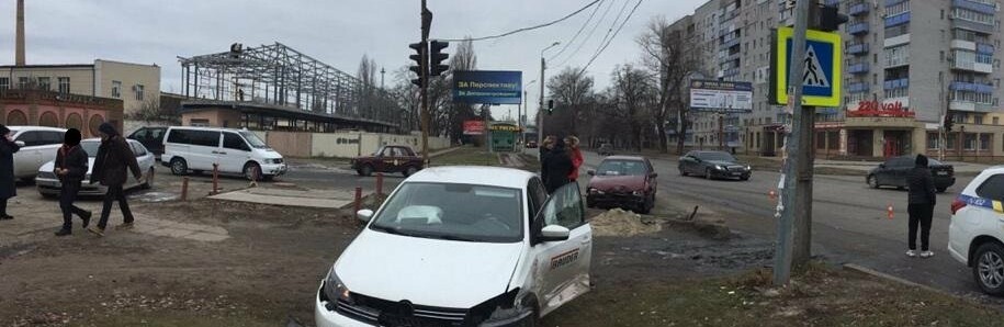 Військова прокуратура досліджує обставини ДТП в Новомосковську, внаслідок якої загинула дворічна дитина