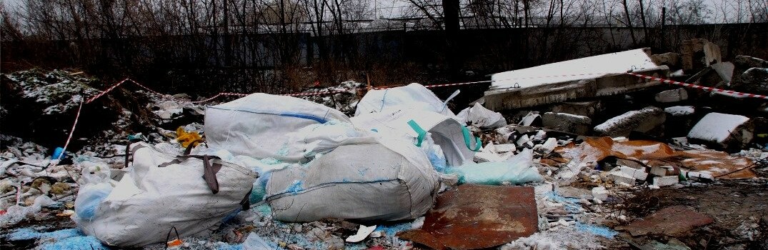 Знайдені тюки зі шприцами утилізують коштом бюджету Новомосковська