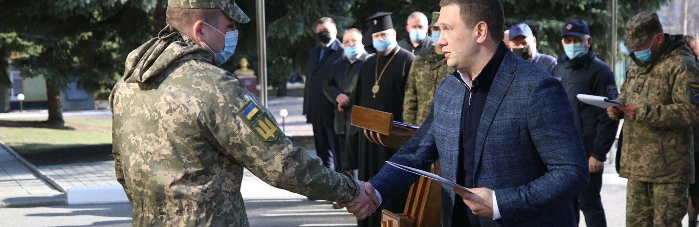 На Дніпропетровщині до Дня заснування Оперативного командування «Схід» відзначили понад 60 кращих військових 