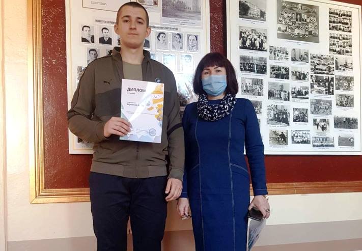Студенти Новомосковського кооперативного коледжу економіки та права перемогли на Всеукраїнській олімпіаді