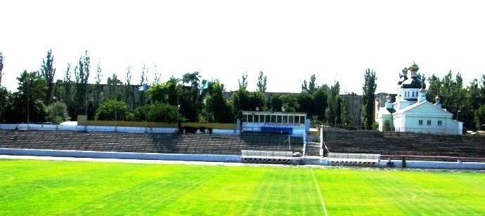 Стадіон у Новомосковську обіцяють добудувати: можливо вже наступного року