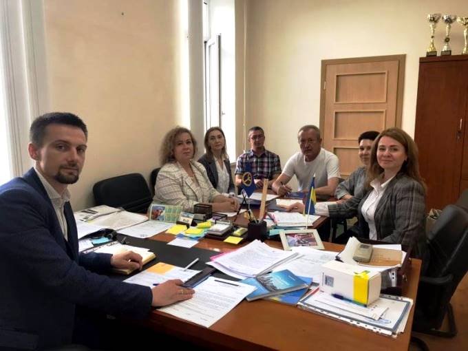 Голова Перещепинської ТГ провів робочу зустріч з керівником міськрайонного ЦЗ: що обговорили