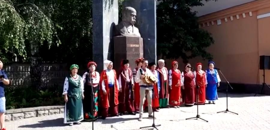 У Новомосковську пройшов урочистий мітинг до 25-ї річниці Конституції України